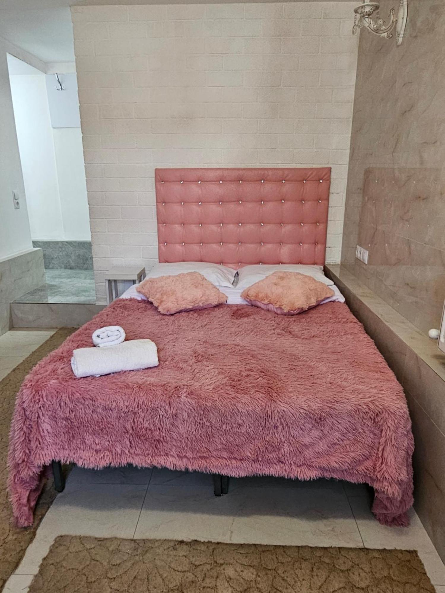 Rose Studio Kisinyov Kültér fotó